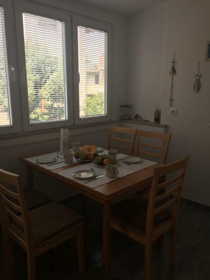 Apartment Delic Pirovac Kültér fotó